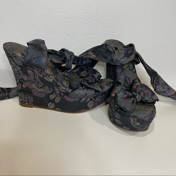 Tony Keuylian Black Floral Ankle Wrap Open Toe Satin Wedge Heels - Picture 2 of 10